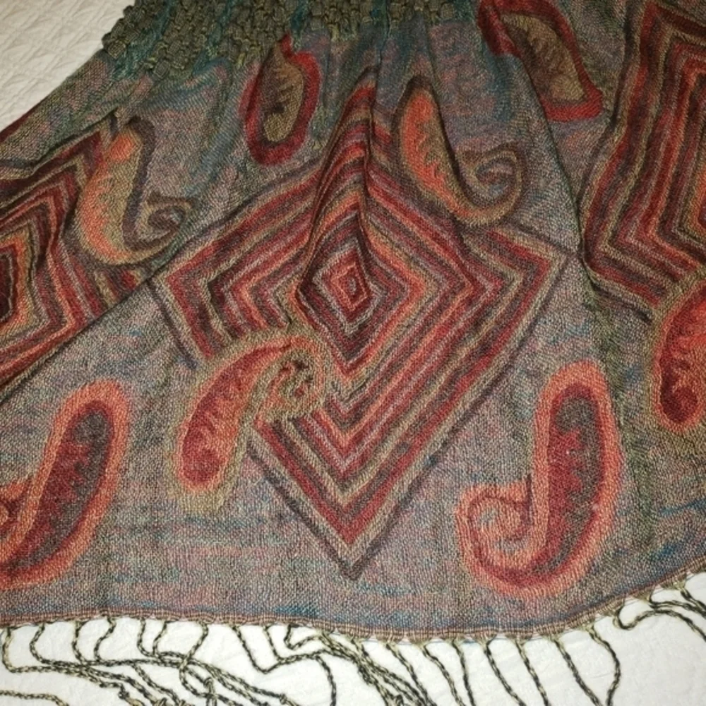 Ladies scarf earth tones‎